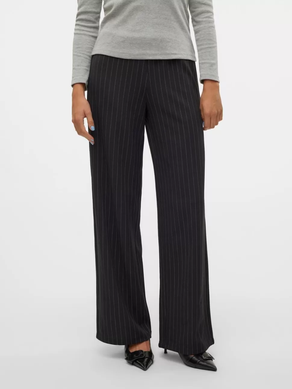 Byxor^VERO MODA VMBERLIN Medelhög Midja Byxor Obsidian