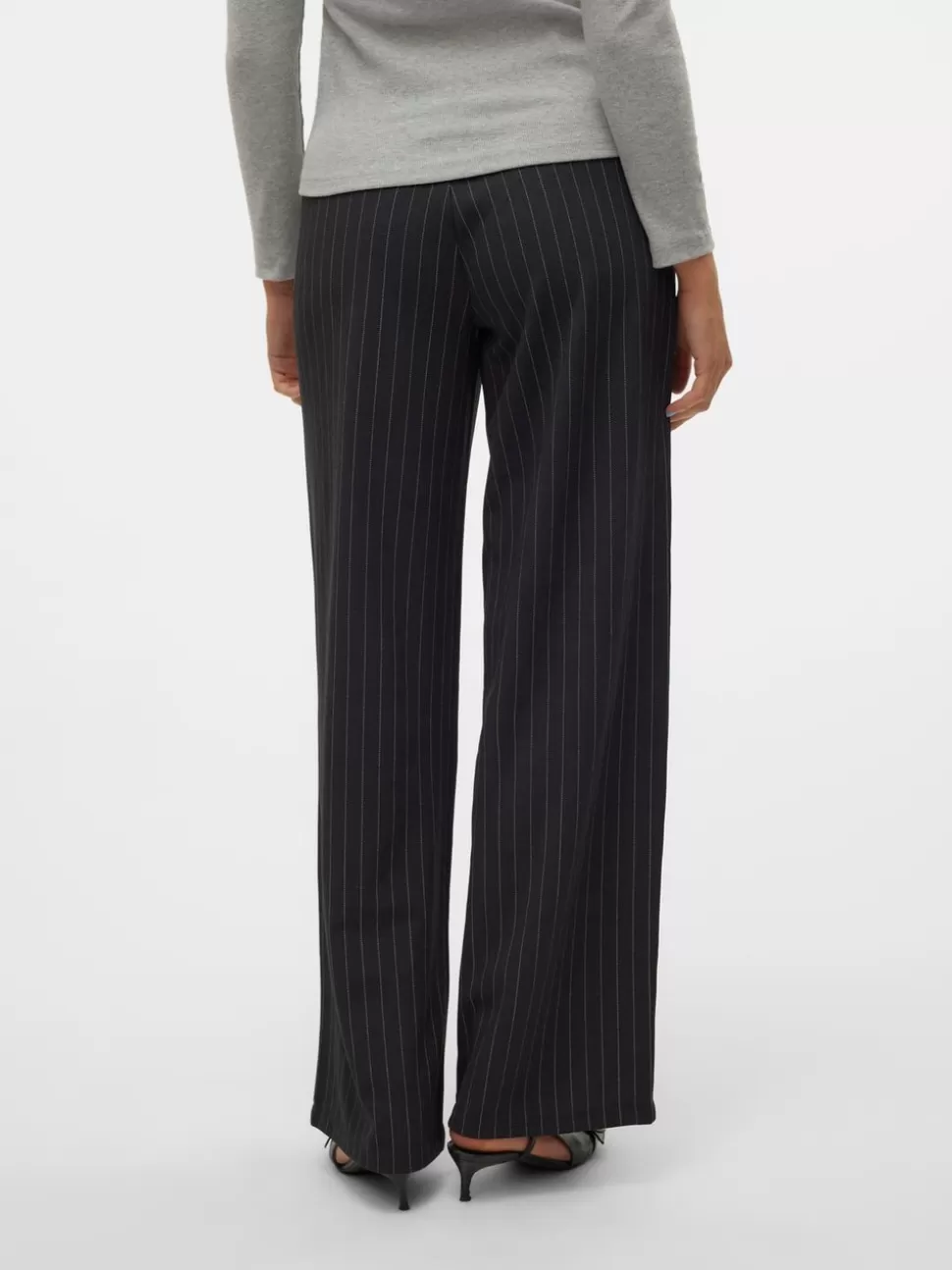 Byxor^VERO MODA VMBERLIN Medelhög Midja Byxor Obsidian