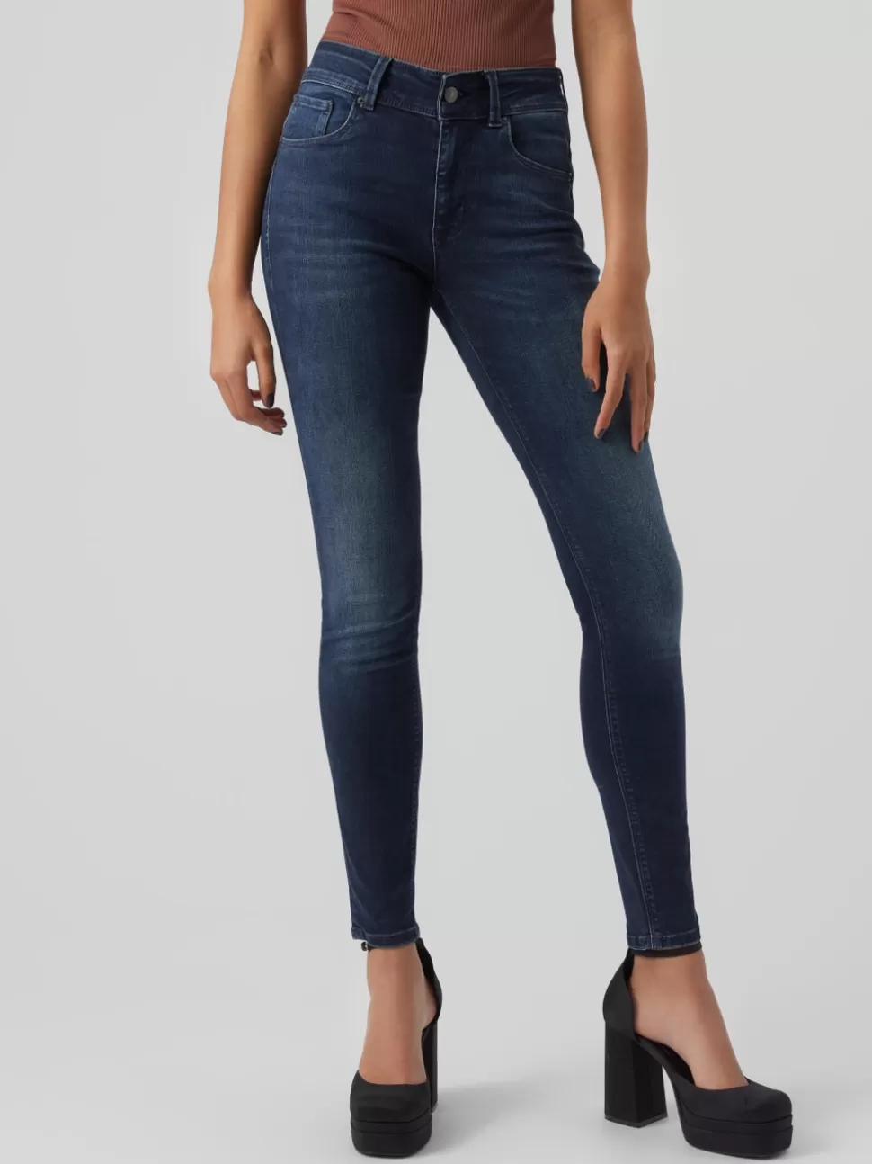 Jeans^VERO MODA VMEMBRACE Medelhög Midja Skinny Fit Jeans Dark Blue Denim