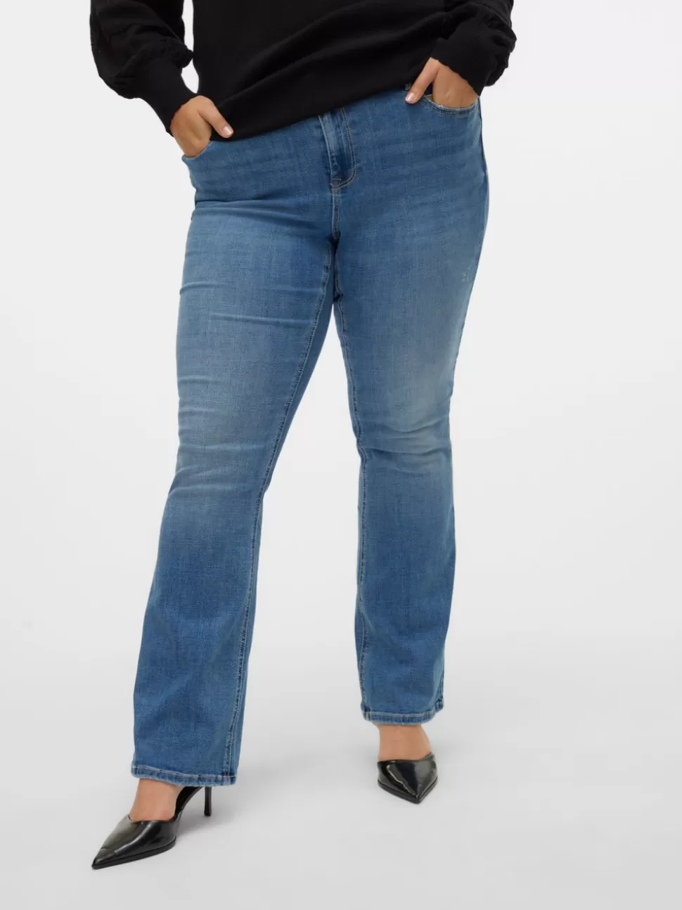 Jeans^VERO MODA VMFLASH Medelhög Midja Utsvängd Passform Jeans Medium Blue Denim