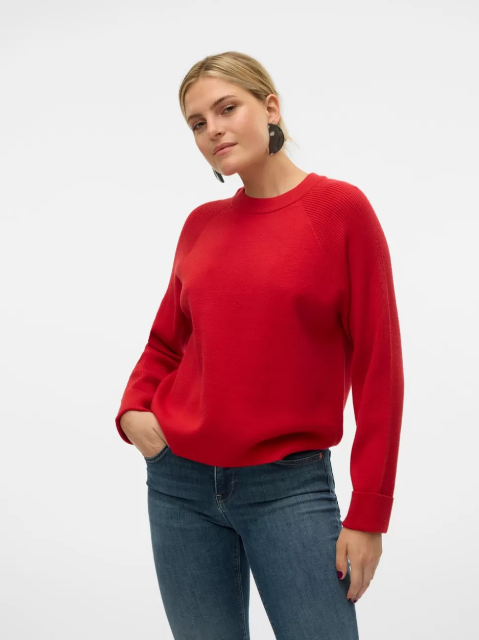 Stickat^VERO MODA VMGOLD Pullover Salsa