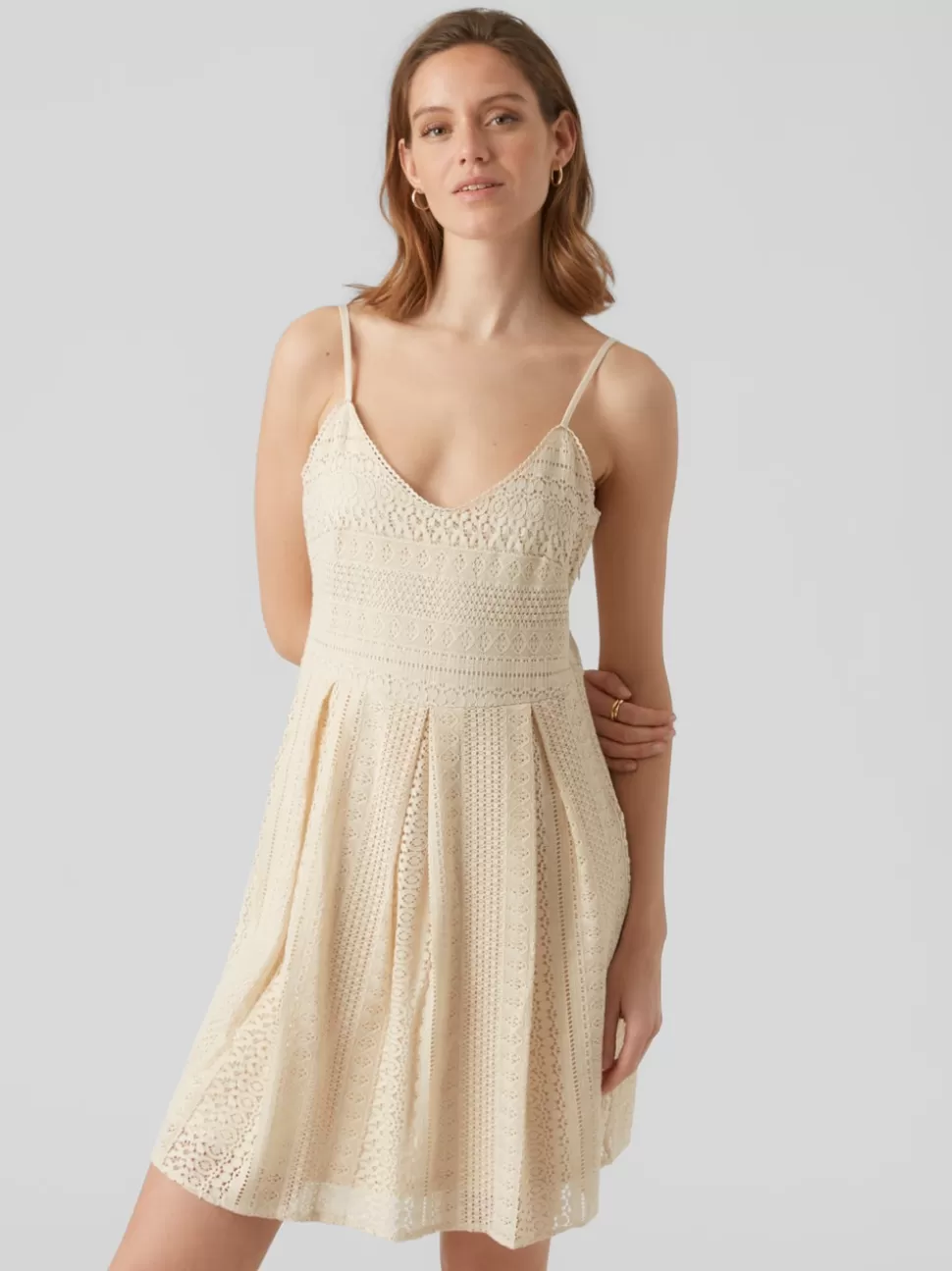 Klänningar^VERO MODA VMHONEY Kort Klänning Sandshell