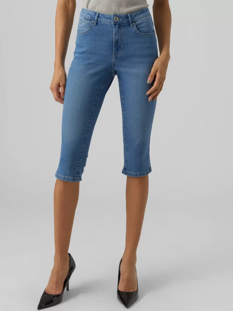 Jeans | Basics^VERO MODA VMJUNE Medelhög Midja Slim Fit Jeans Light Blue Denim