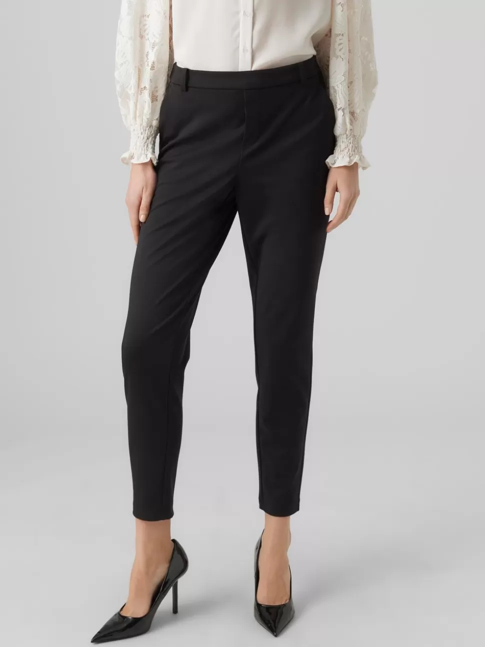 Byxor^VERO MODA VMLUCCA Medelhög Midja Byxor Black