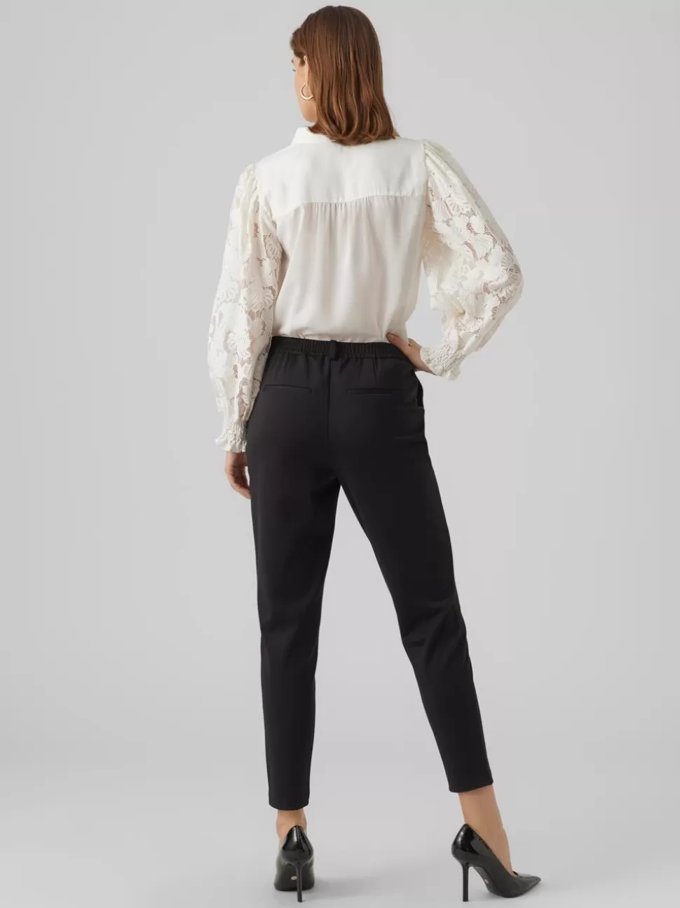Byxor^VERO MODA VMLUCCA Medelhög Midja Byxor Black