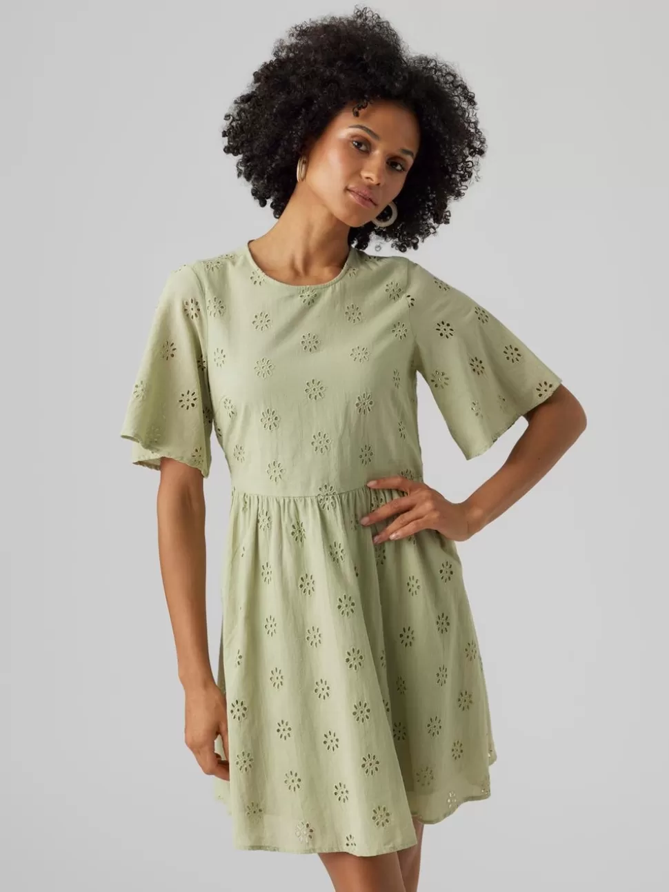 Klänningar^VERO MODA VMMAJA Kort Klänning Reseda