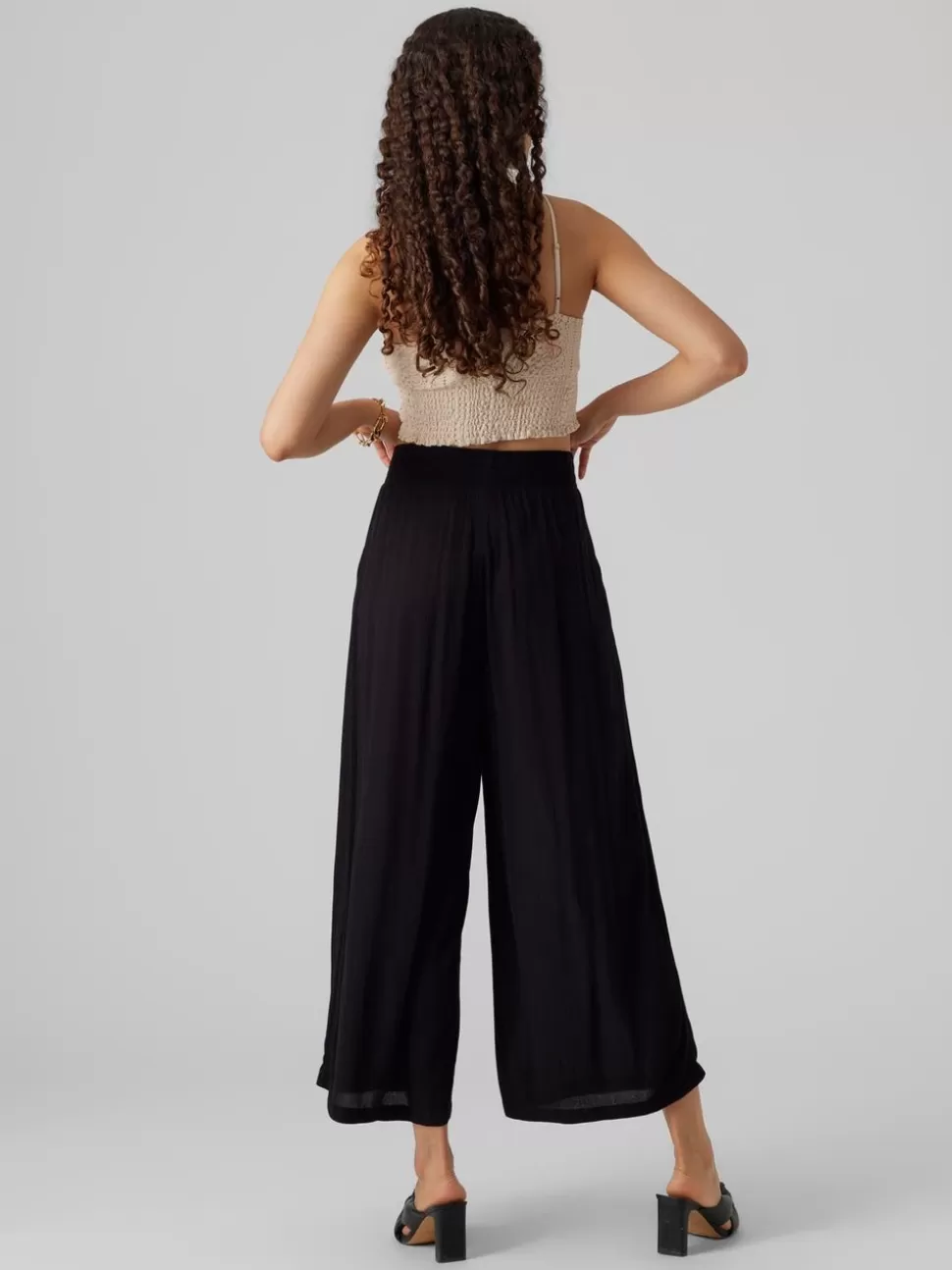 Byxor^VERO MODA VMMENNY Culottebyxor Black