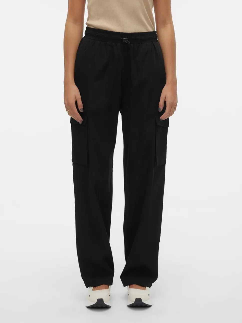 Byxor^VERO MODA VMPEPPER Hög Midja Cargobyxor Black