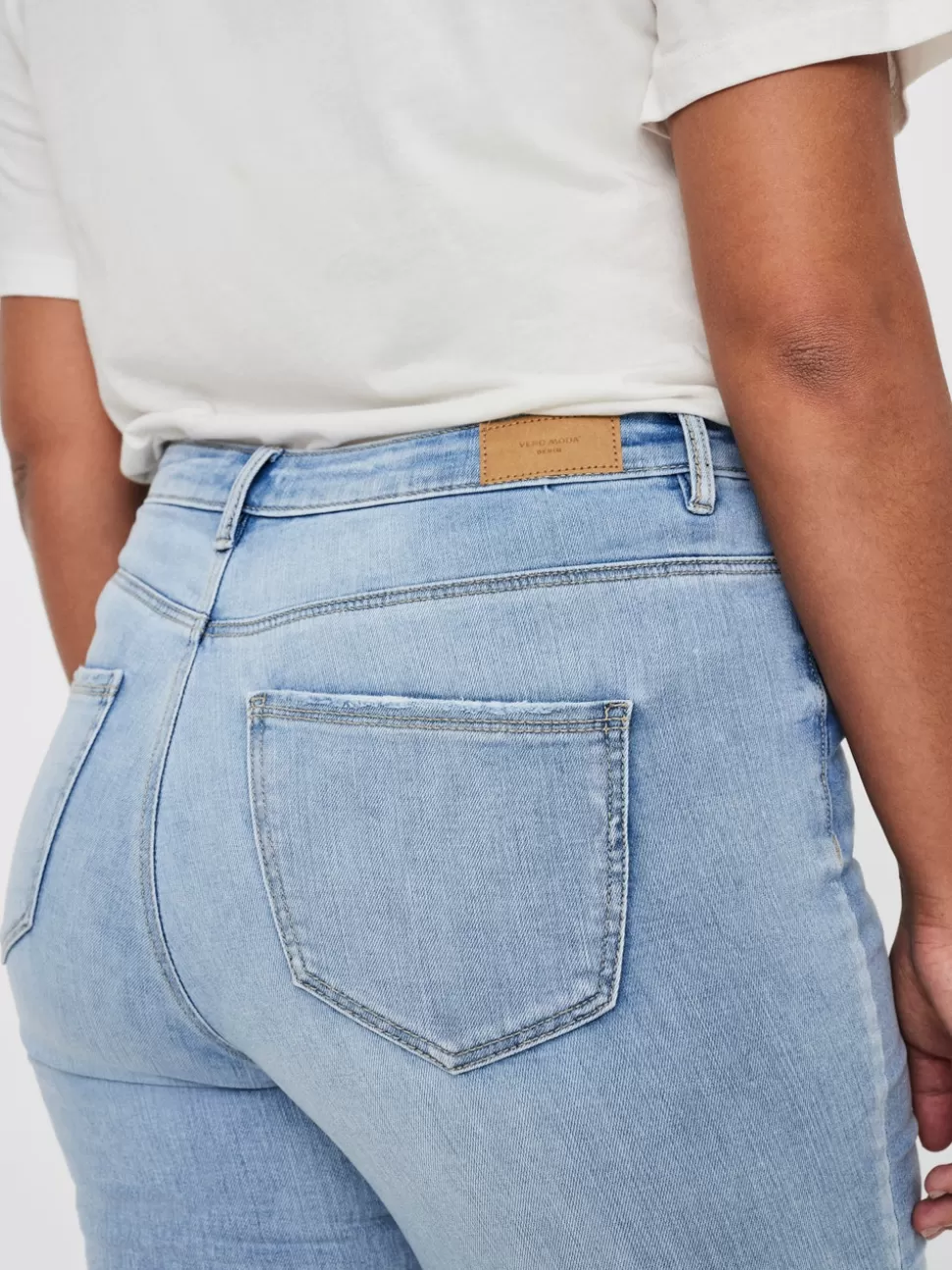 Jeans^VERO MODA VMPHIA Hög Midja Slim Fit Jeans Light Blue Denim