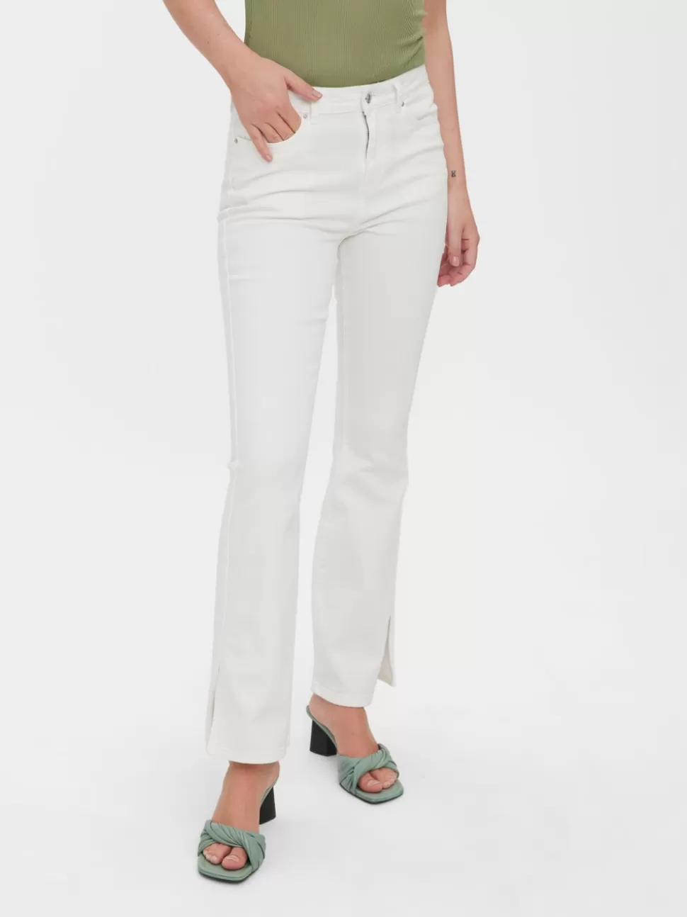 Jeans^VERO MODA VMSELMA Hög Midja Utsvängd Passform Jeans Snow White