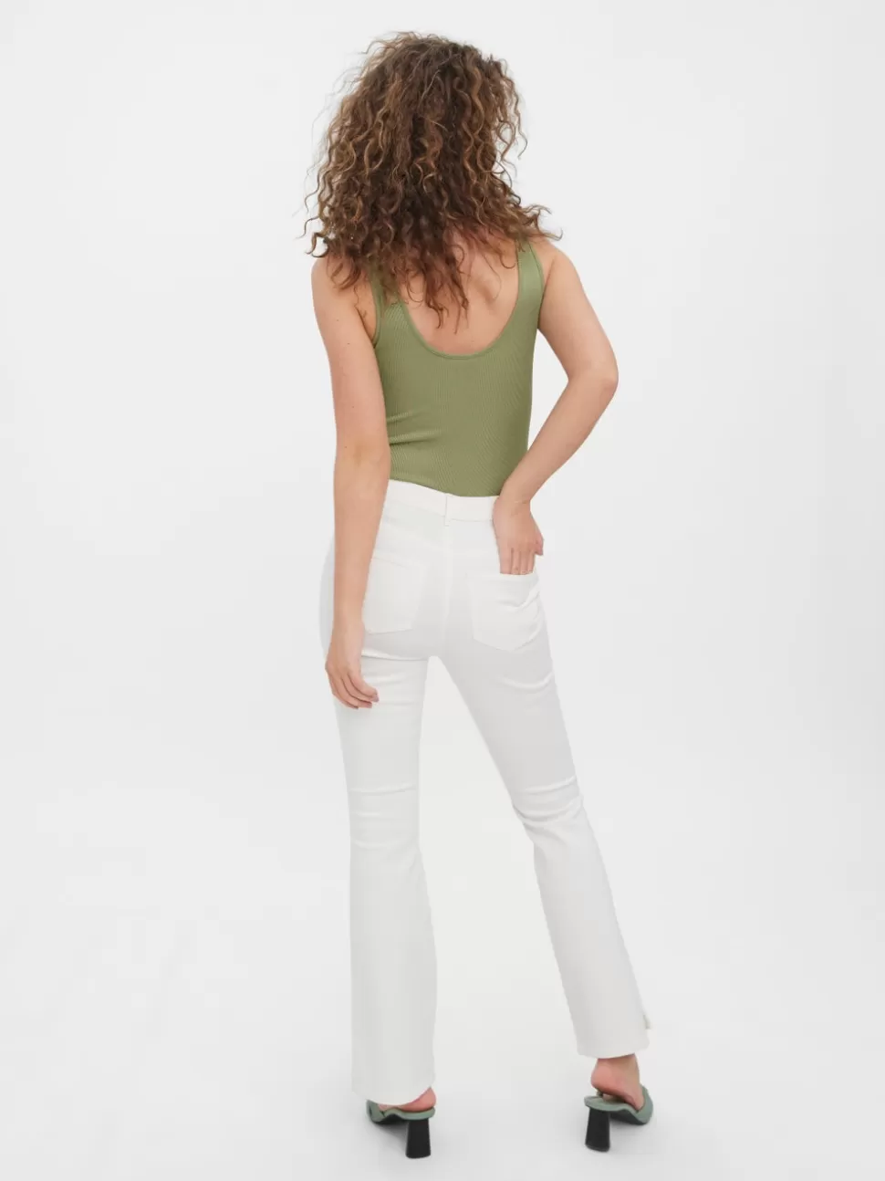 Jeans^VERO MODA VMSELMA Hög Midja Utsvängd Passform Jeans Snow White