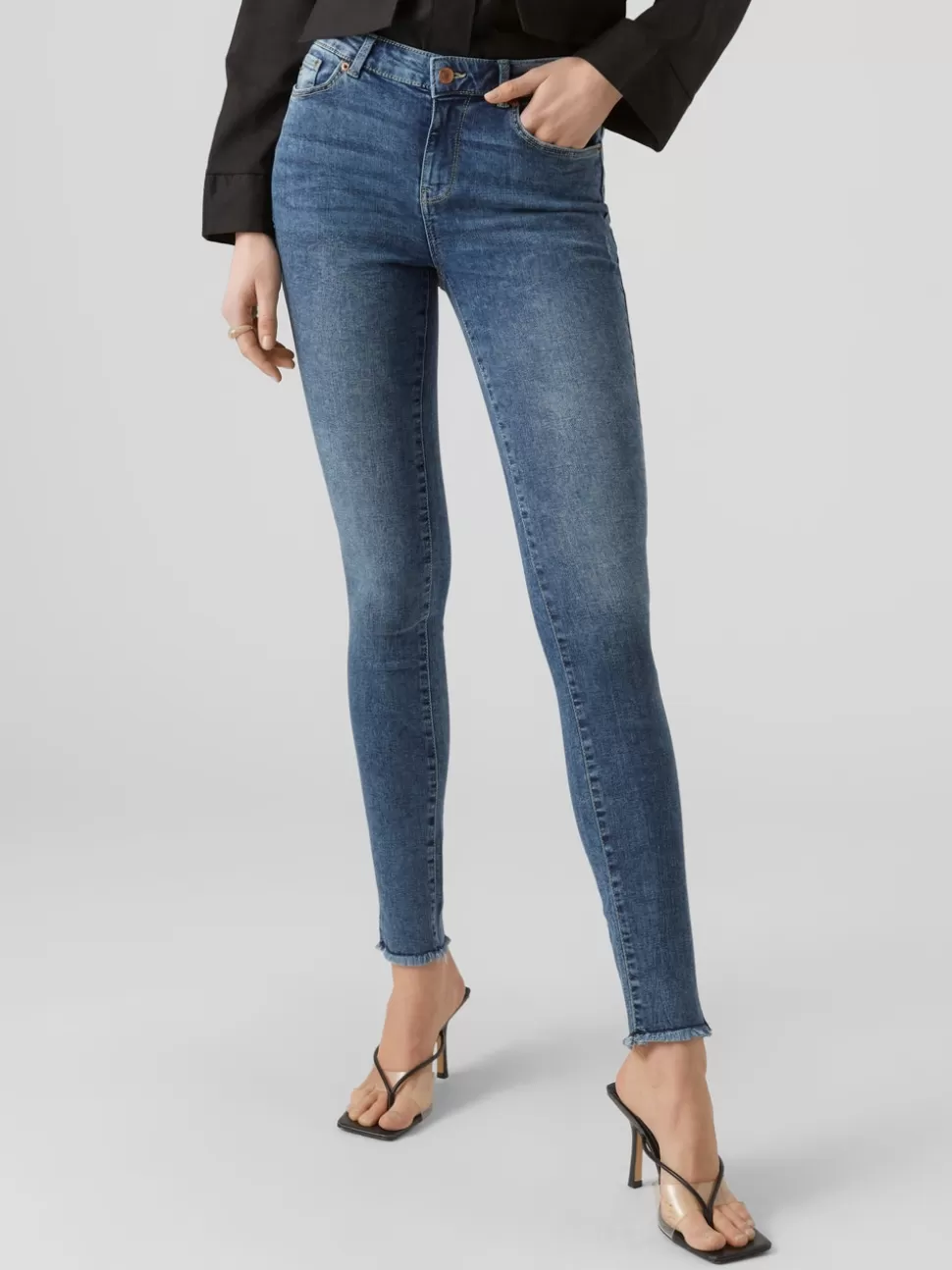Jeans^VERO MODA VMSEVEN Medelhög Midja Skinny Fit Jeans Medium Blue Denim
