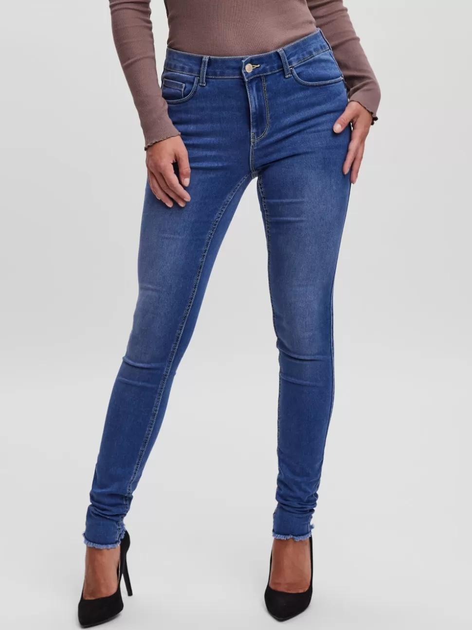 Jeans^VERO MODA VMSEVEN Medelhög Midja Slim Fit Jeans Medium Blue Denim