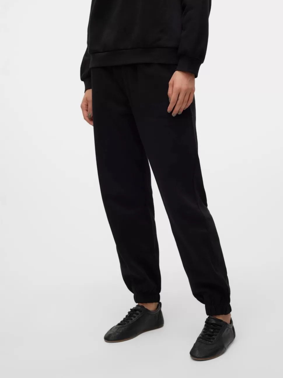 Byxor^VERO MODA VMSONJA Medelhög Midja Byxor Black