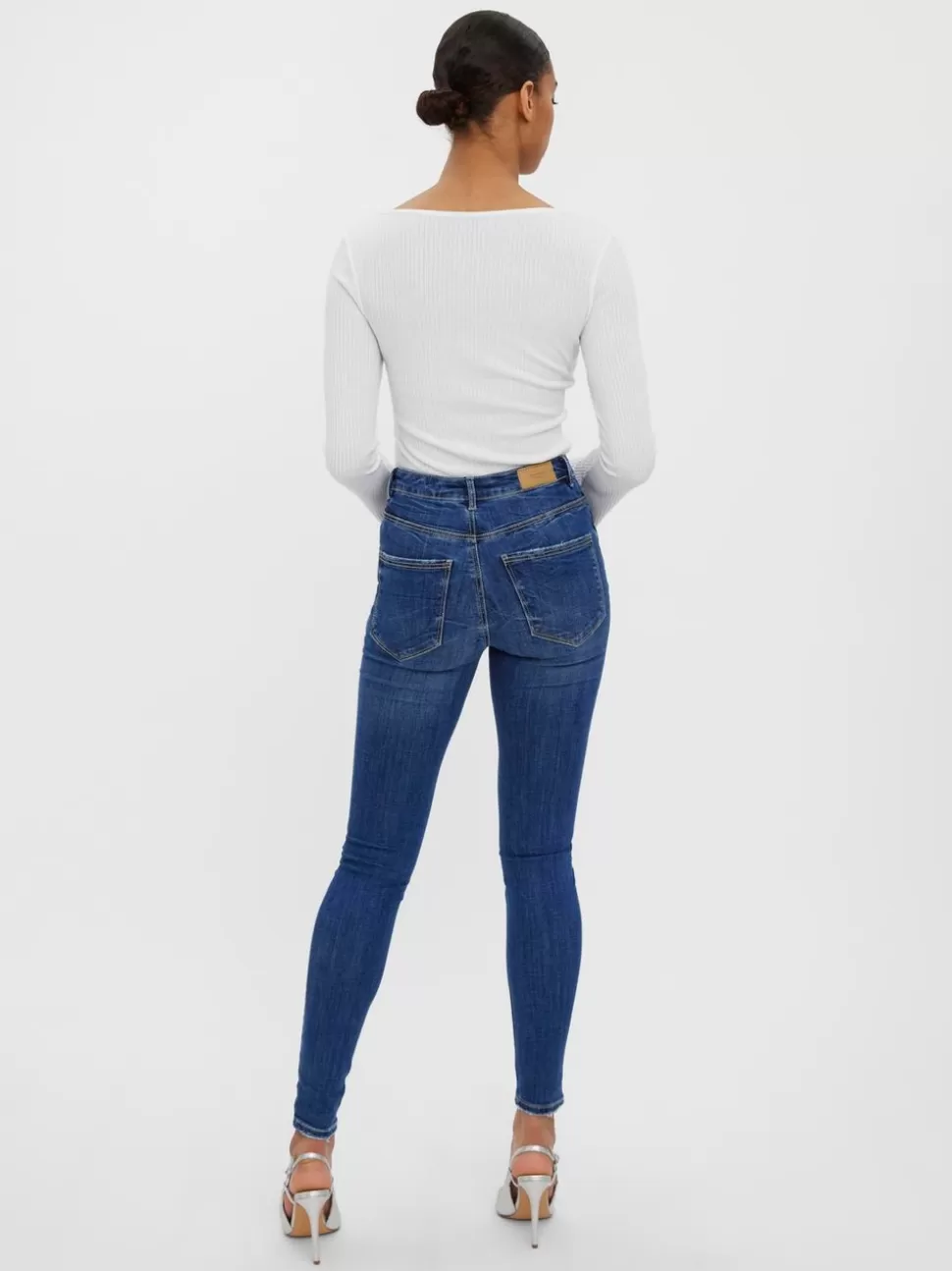 Jeans | Basics^VERO MODA VMSOPHIA Hög Midja Slim Fit Jeans Medium Blue Denim