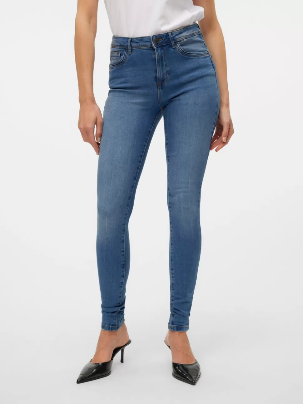 Jeans | Basics^VERO MODA VMTANYA Medelhög Midja Skinny Fit Jeans Medium Blue Denim