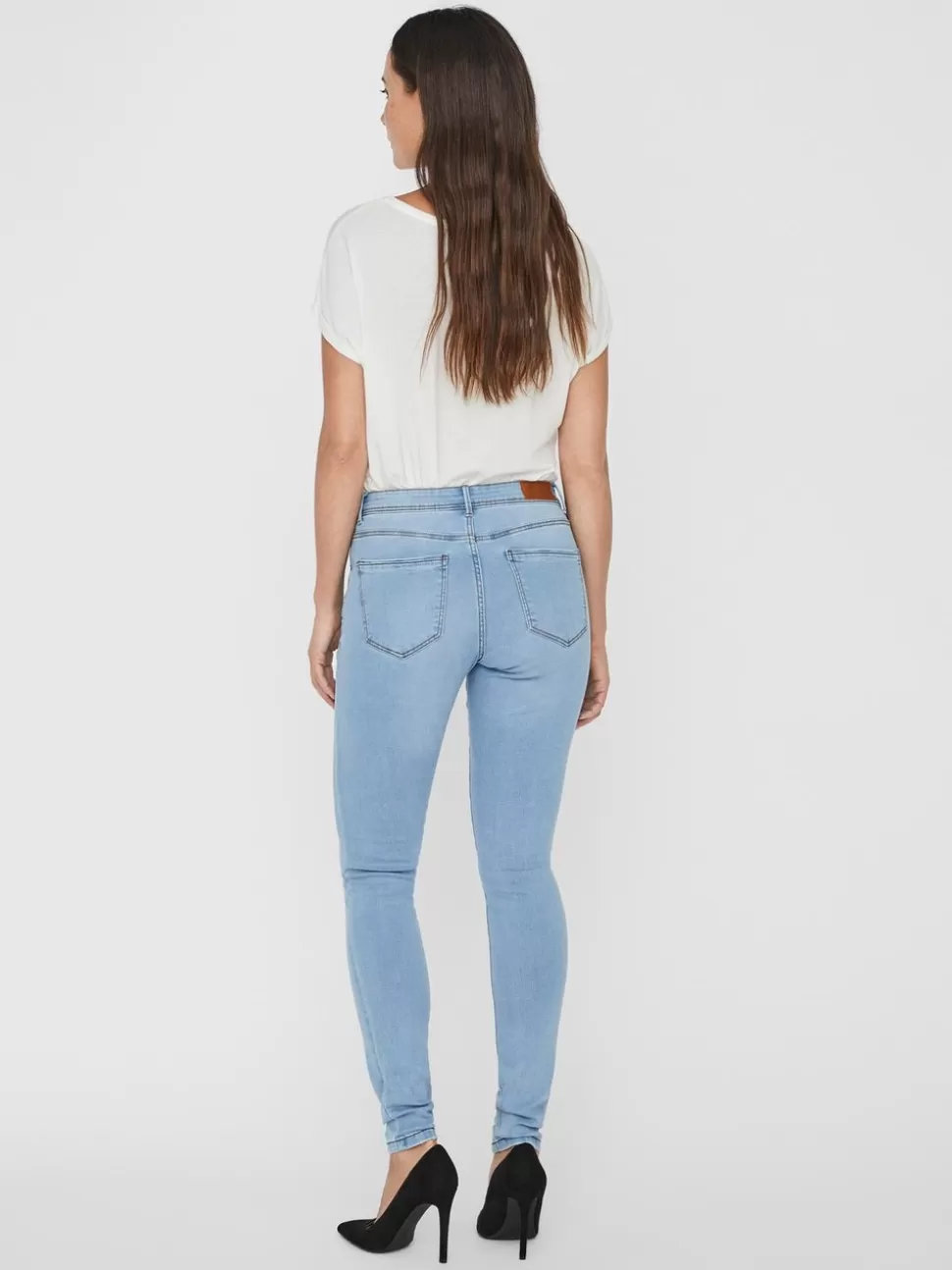 Jeans | Basics^VERO MODA VMTANYA Medelhög Midja Skinny Fit Jeans Light Blue Denim