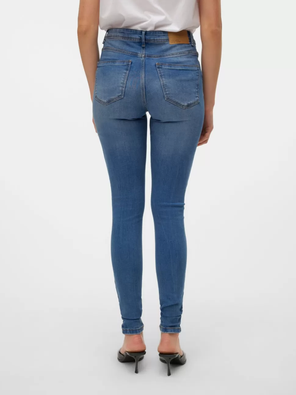 Jeans | Basics^VERO MODA VMTANYA Medelhög Midja Skinny Fit Jeans Medium Blue Denim