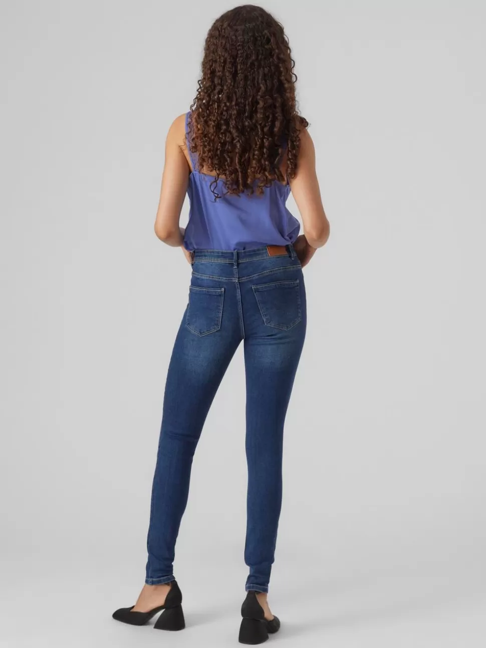 Jeans^VERO MODA VMTANYA Medelhög Midja Skinny Fit Jeans Dark Blue Denim