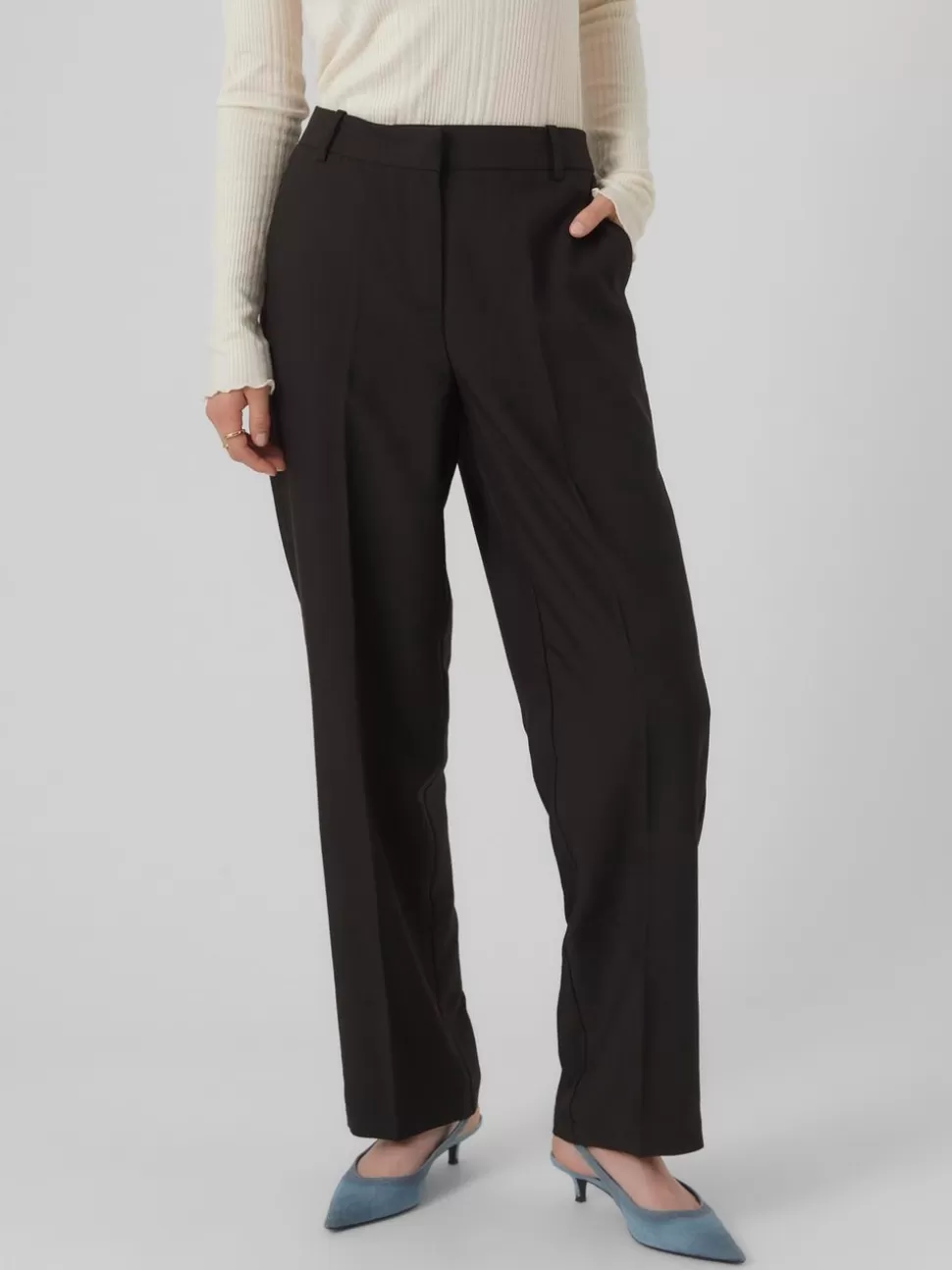 Byxor^VERO MODA VMTESSLIVA Medelhög Midja Byxor Black