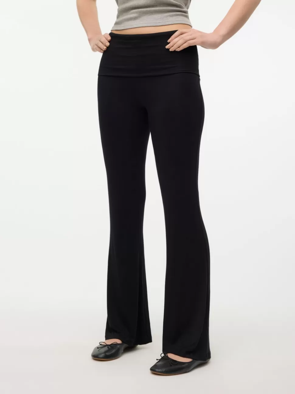 Byxor^VERO MODA VMVANESSA Medelhög Midja Byxor Black